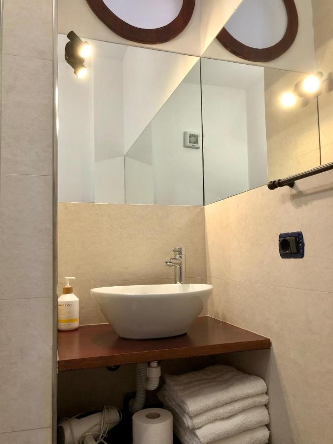 B&B Roomantic & Piscina Idromassaggio 切法卢 外观 照片